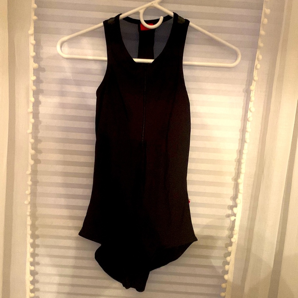 Women medium Black Yumiko sheer back.